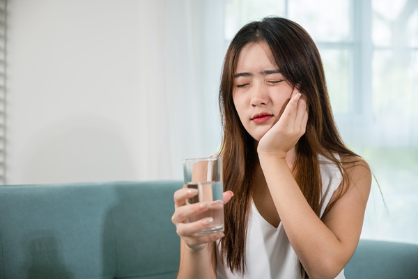 Dry Socket After Tooth Extraction: When To Seek Follow Up Care